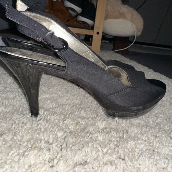 heels - Picture 4 of 7